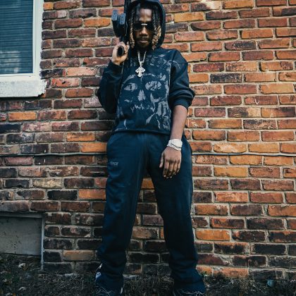 STATUE HOODIE